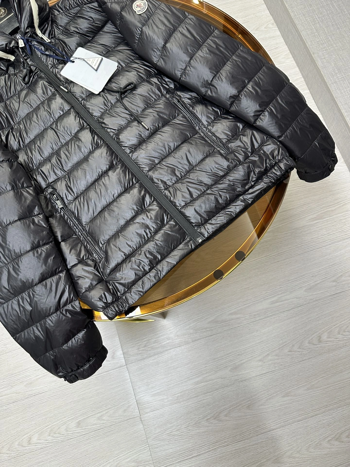 Moncler Down Jackets Sleek 145573