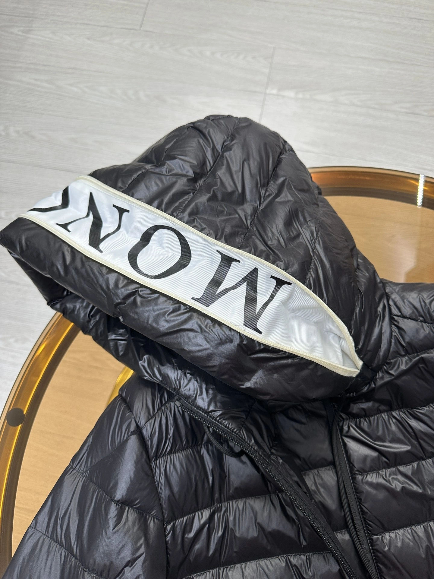 Moncler Down Jackets Sleek 145573