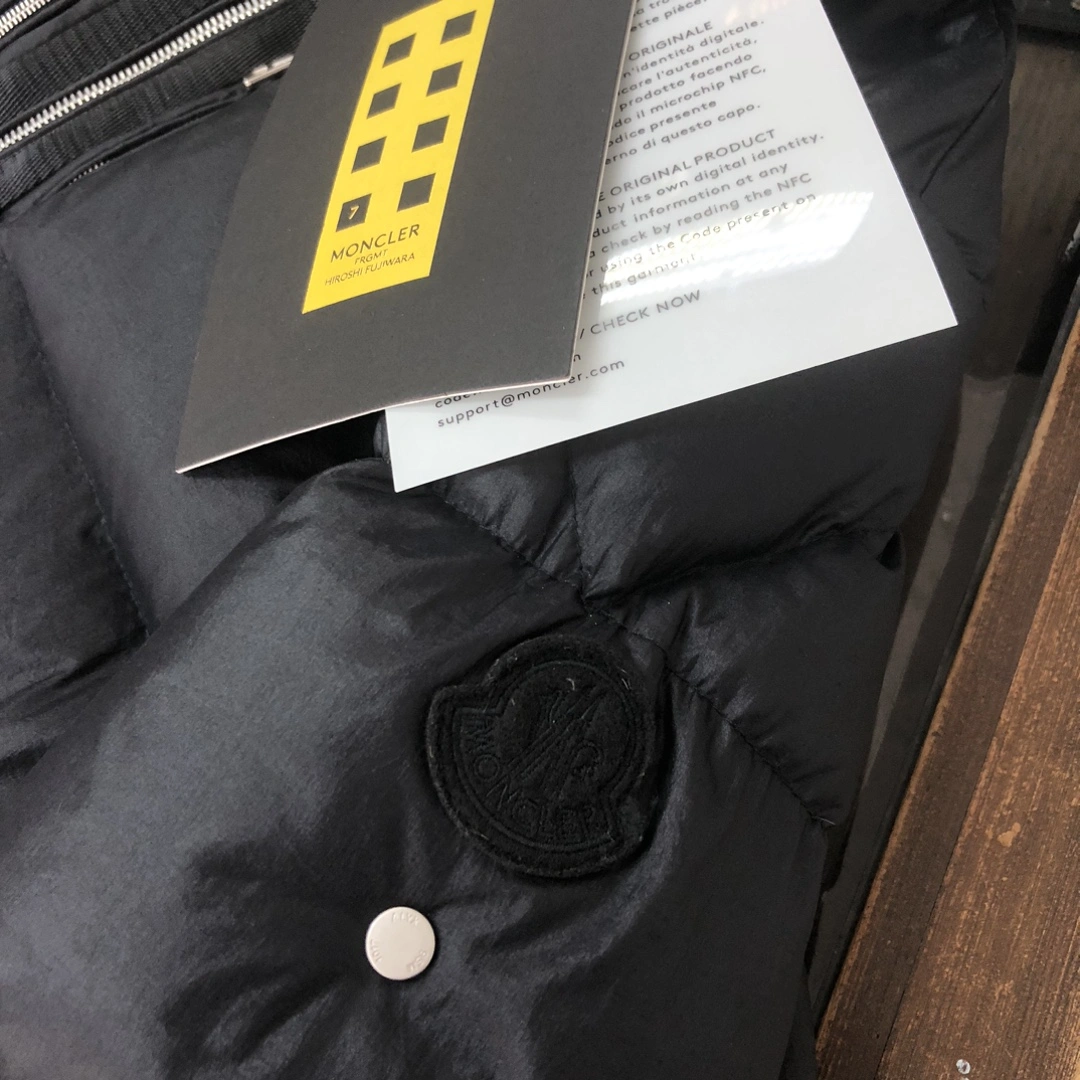 Premium Moncler Down Jackets 145576