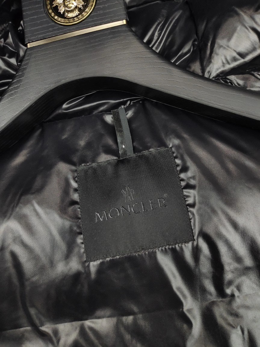 Moncler Down Jackets MultiPurpose 145585