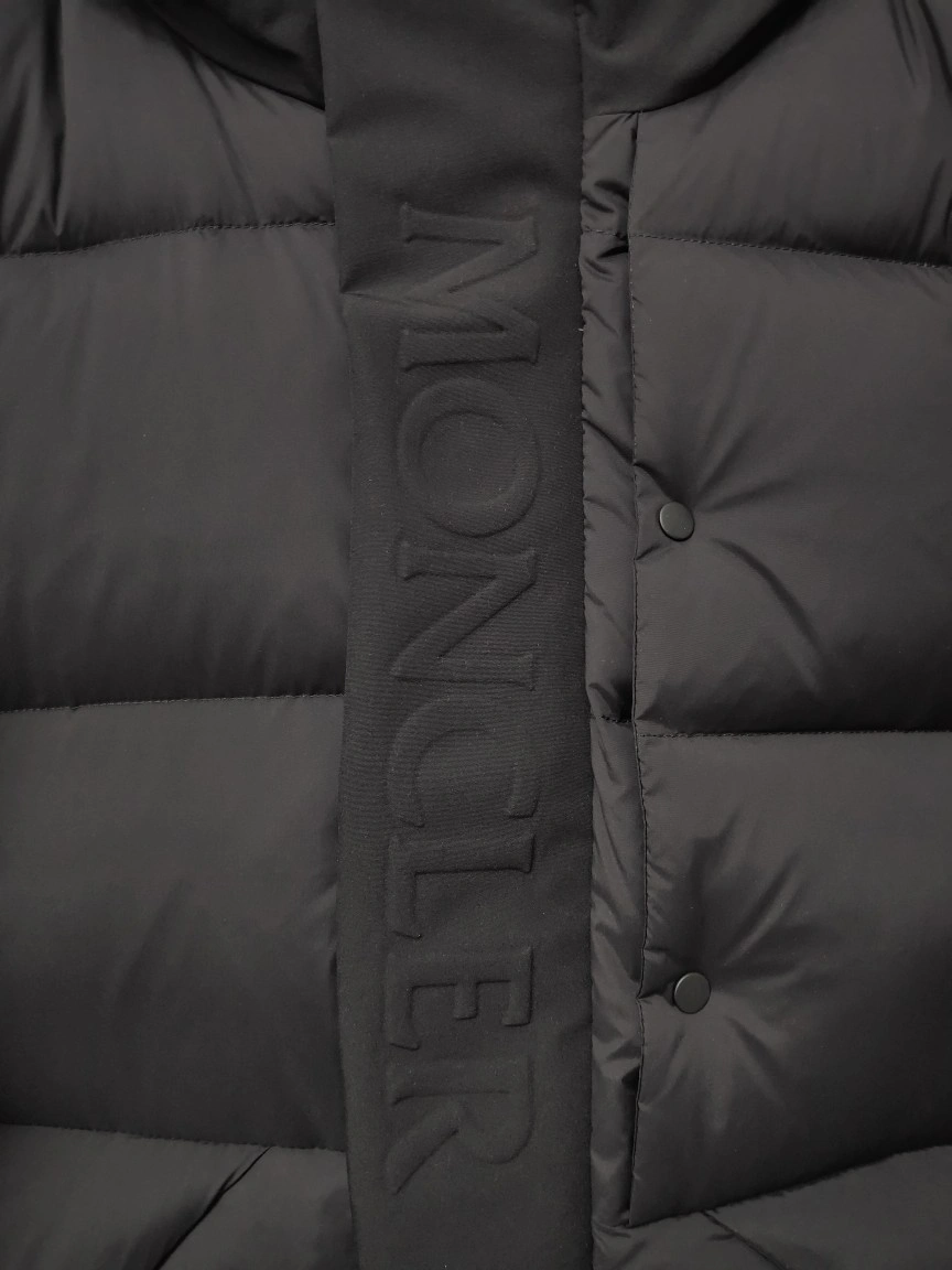 Moncler Down Jackets MultiPurpose 145585