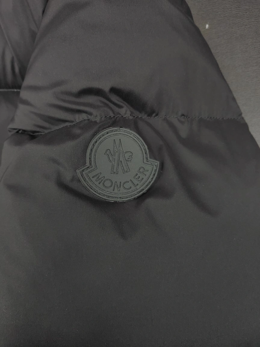 Moncler Down Jackets MultiPurpose 145585