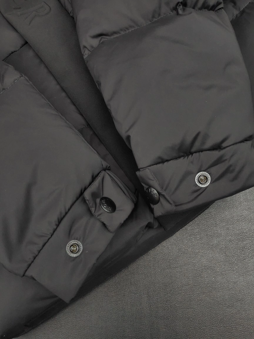 Moncler Down Jackets MultiPurpose 145585