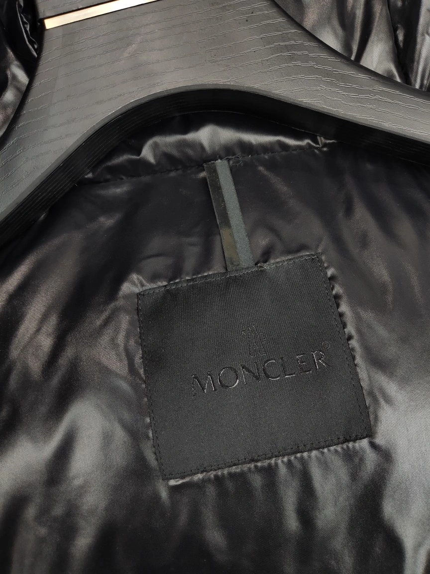 Sustainable Moncler Down Jackets 145571