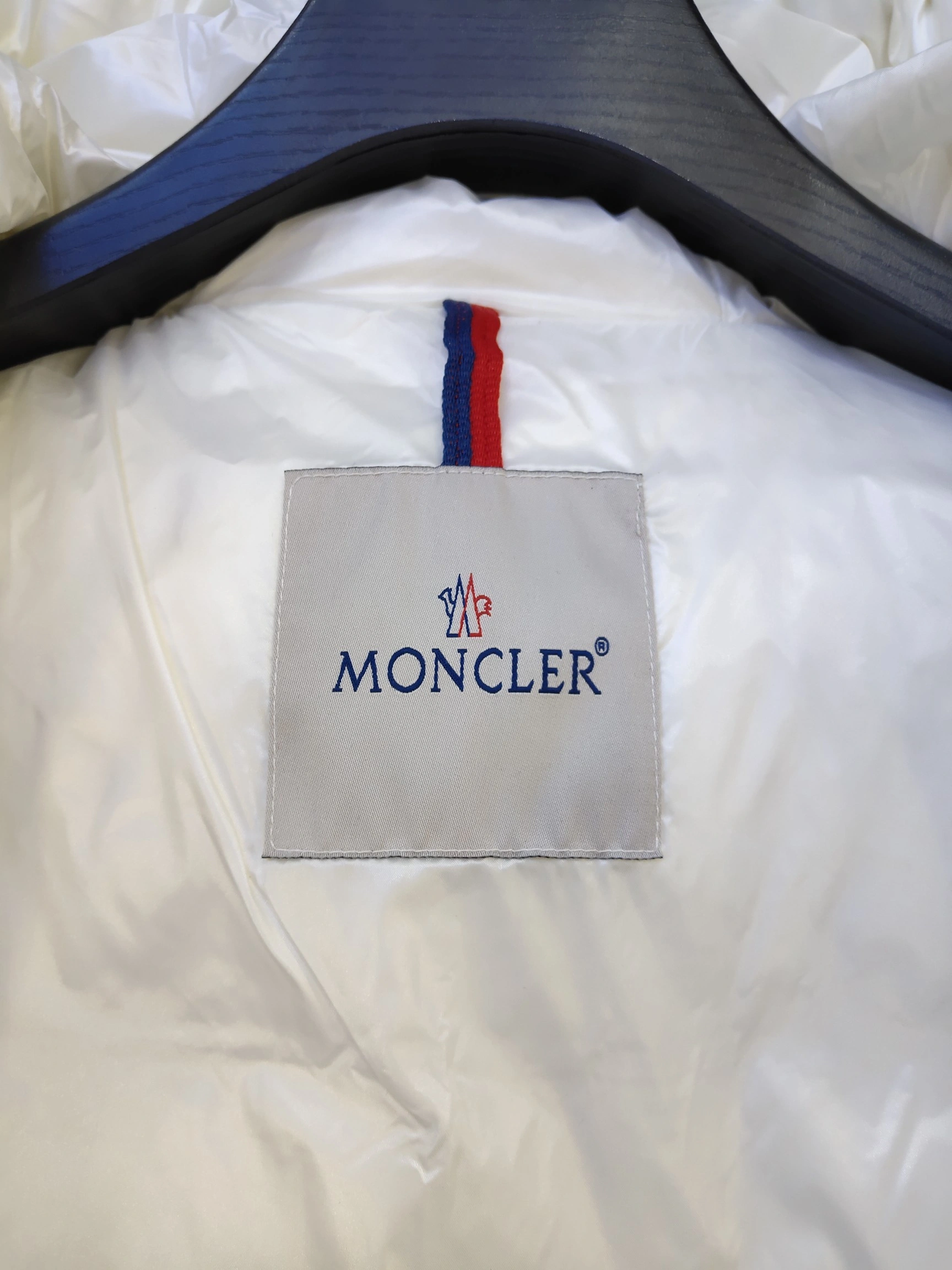 Seasonal Moncler Down Jackets 145580