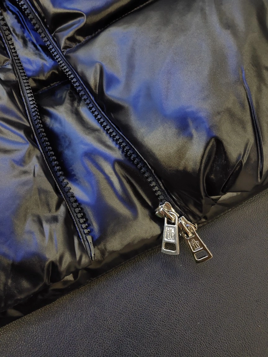 FashionForward Moncler Down Jackets 145570