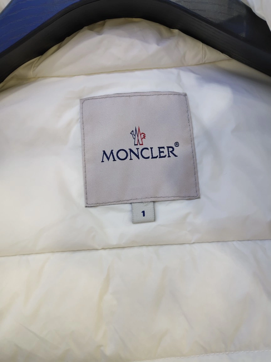 Durable Moncler Down Jackets 145582