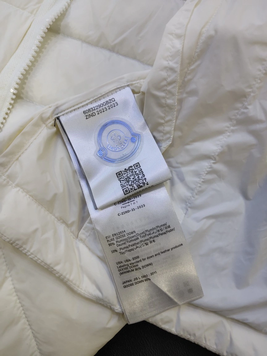 Durable Moncler Down Jackets 145582