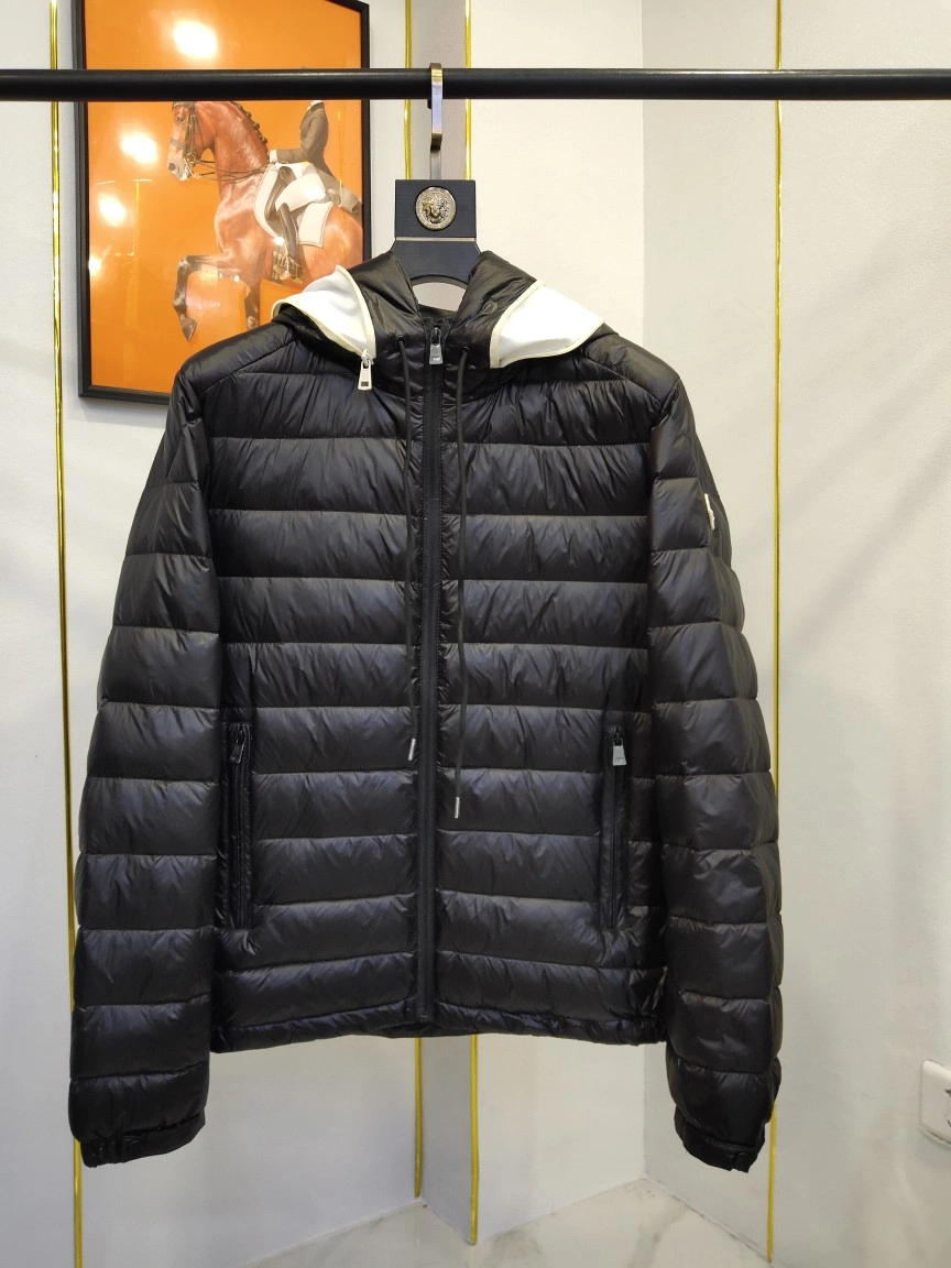 Moncler Down Jackets UrbanChic 145594