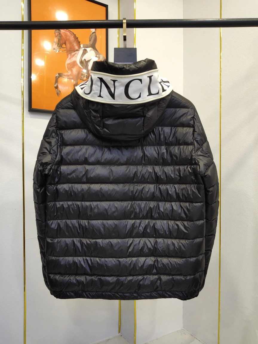 Moncler Down Jackets UrbanChic 145594