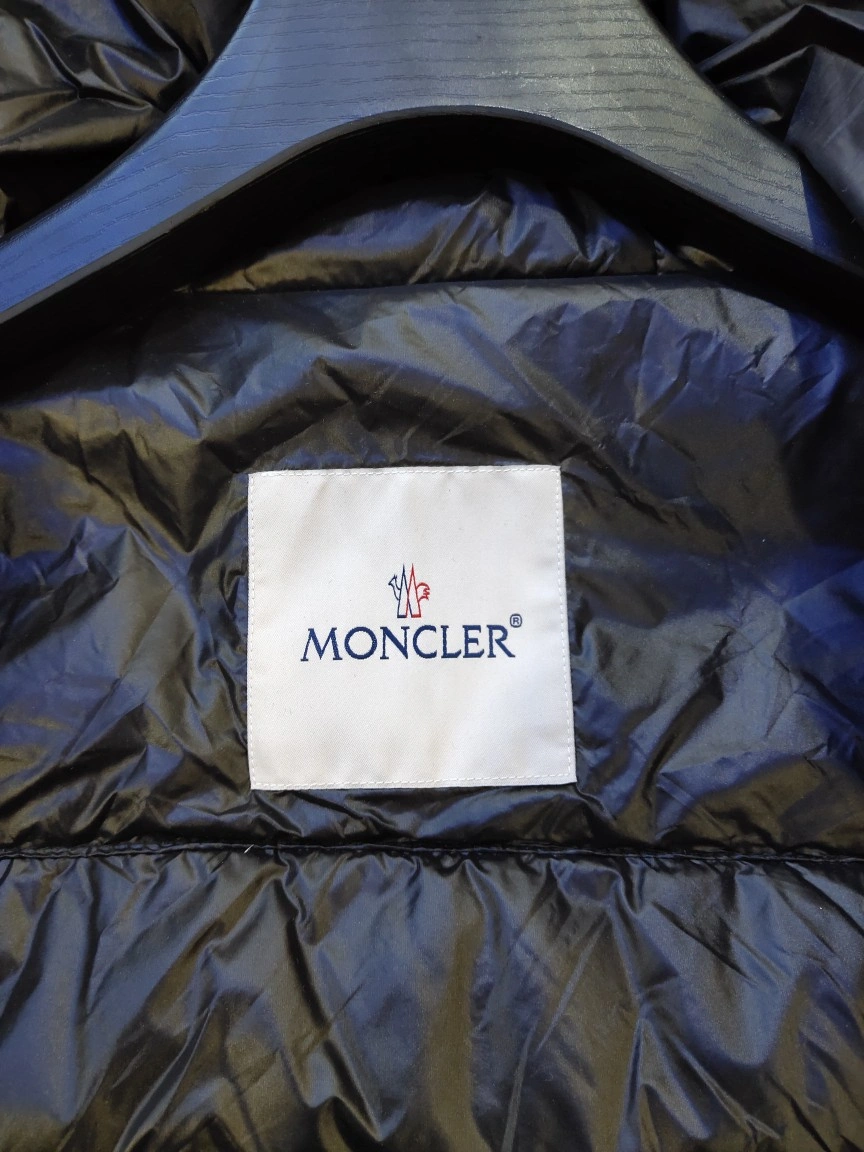 Moncler Down Jackets UrbanChic 145594