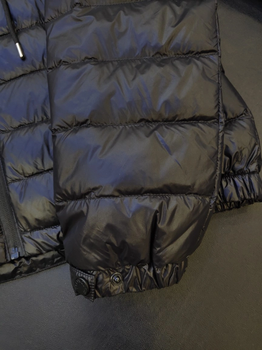 Moncler Down Jackets UrbanChic 145594