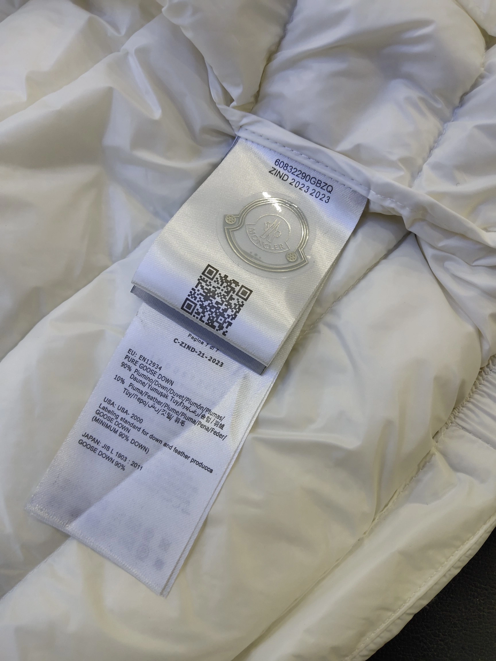 Moncler Down Jackets Modern 145592