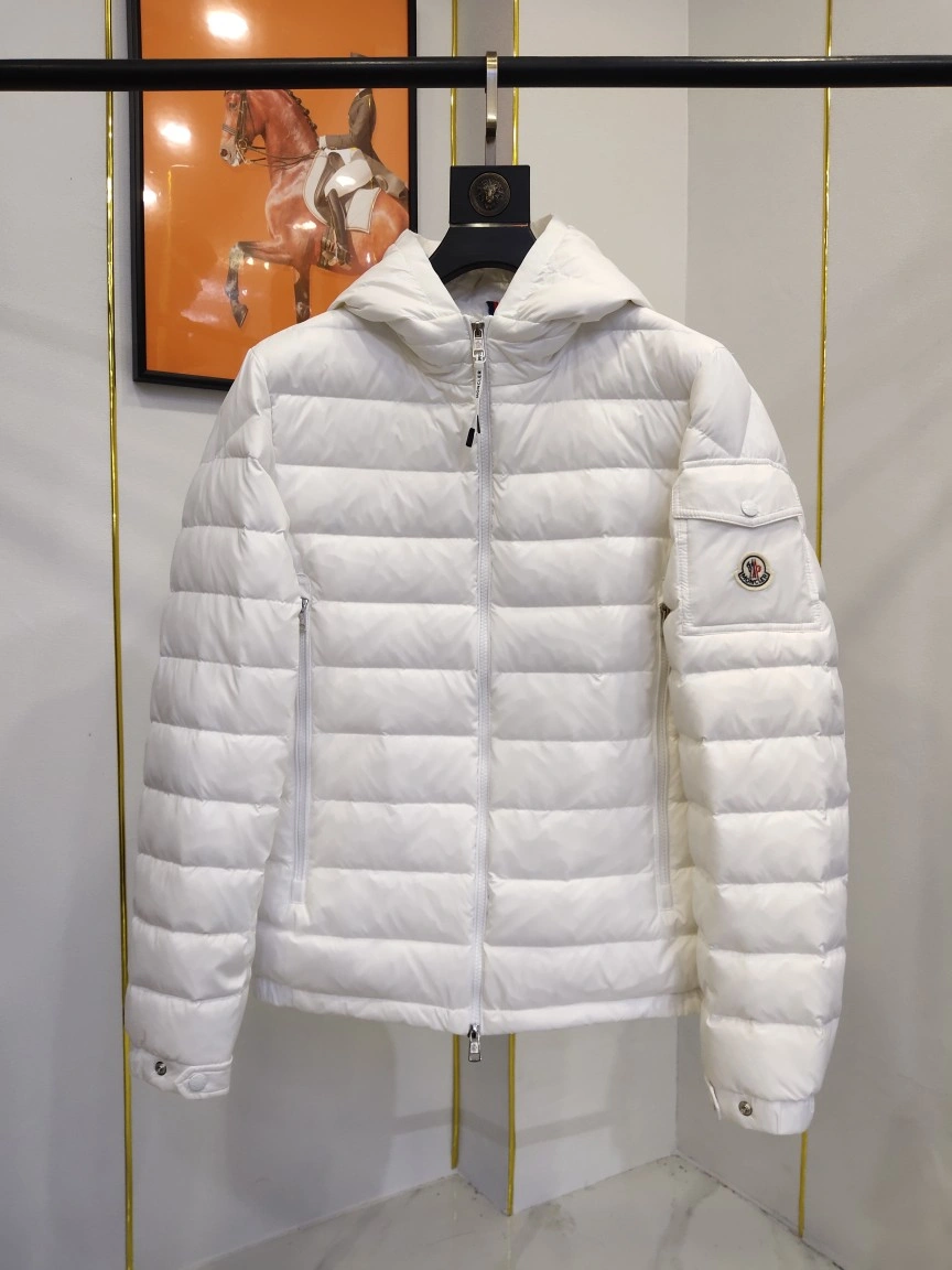 Moncler Down Jackets Trendsetting 145587