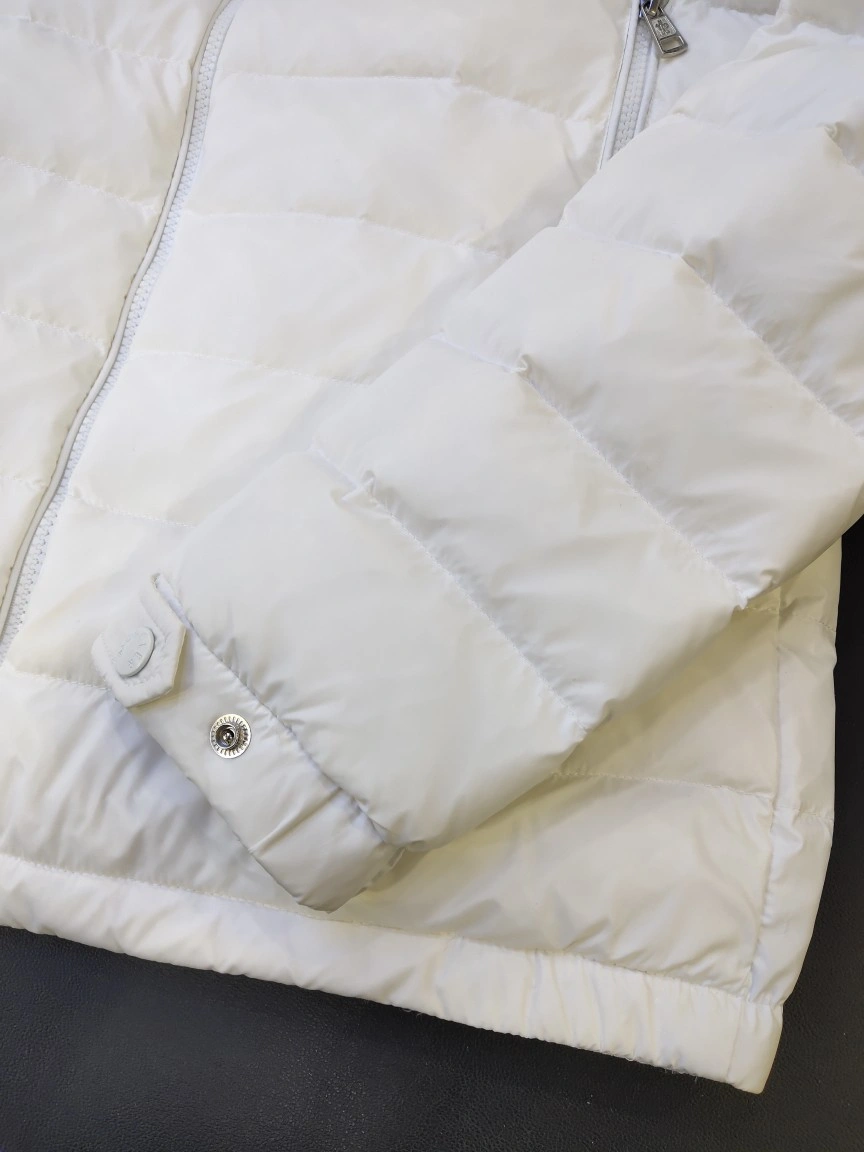 Moncler Down Jackets Trendsetting 145587