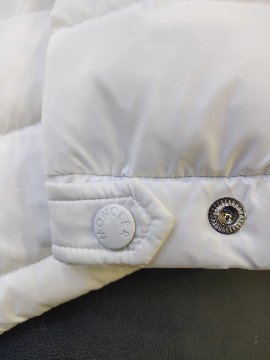 Moncler Down Jackets Trendsetting 145587