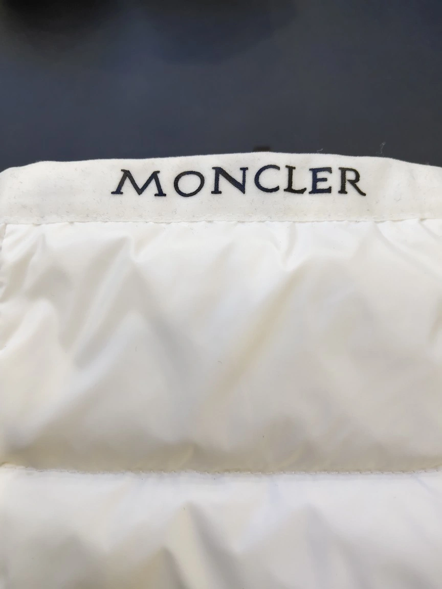 Moncler Down Jackets Trendsetting 145587