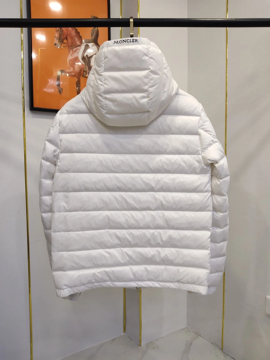 Moncler Down Jackets Trendsetting 145587