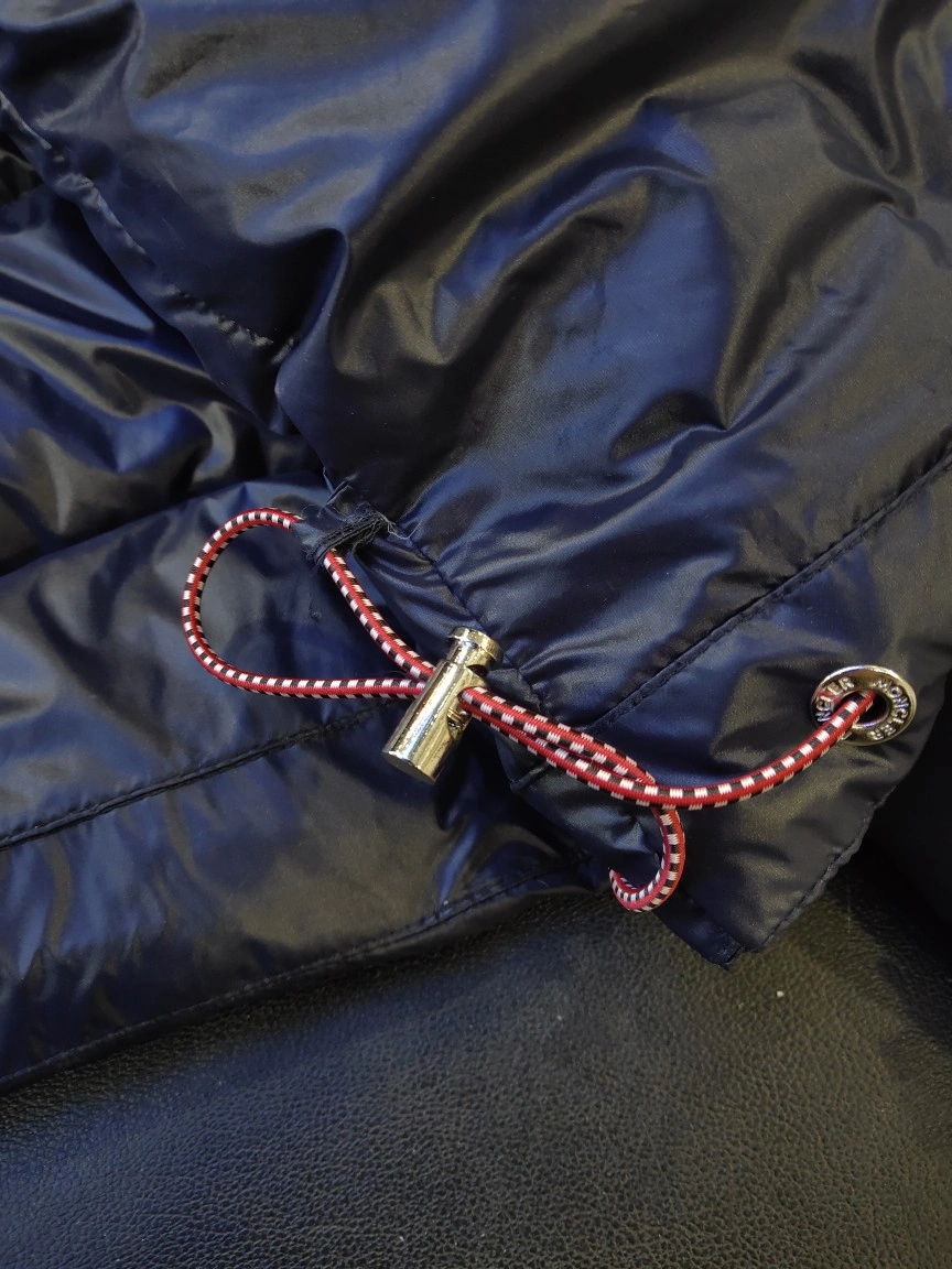 Moncler Down Jackets Sleek 145565