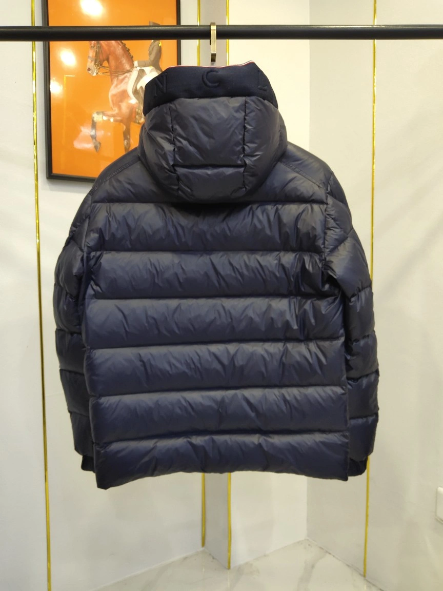 Moncler Down Jackets Sleek 145565