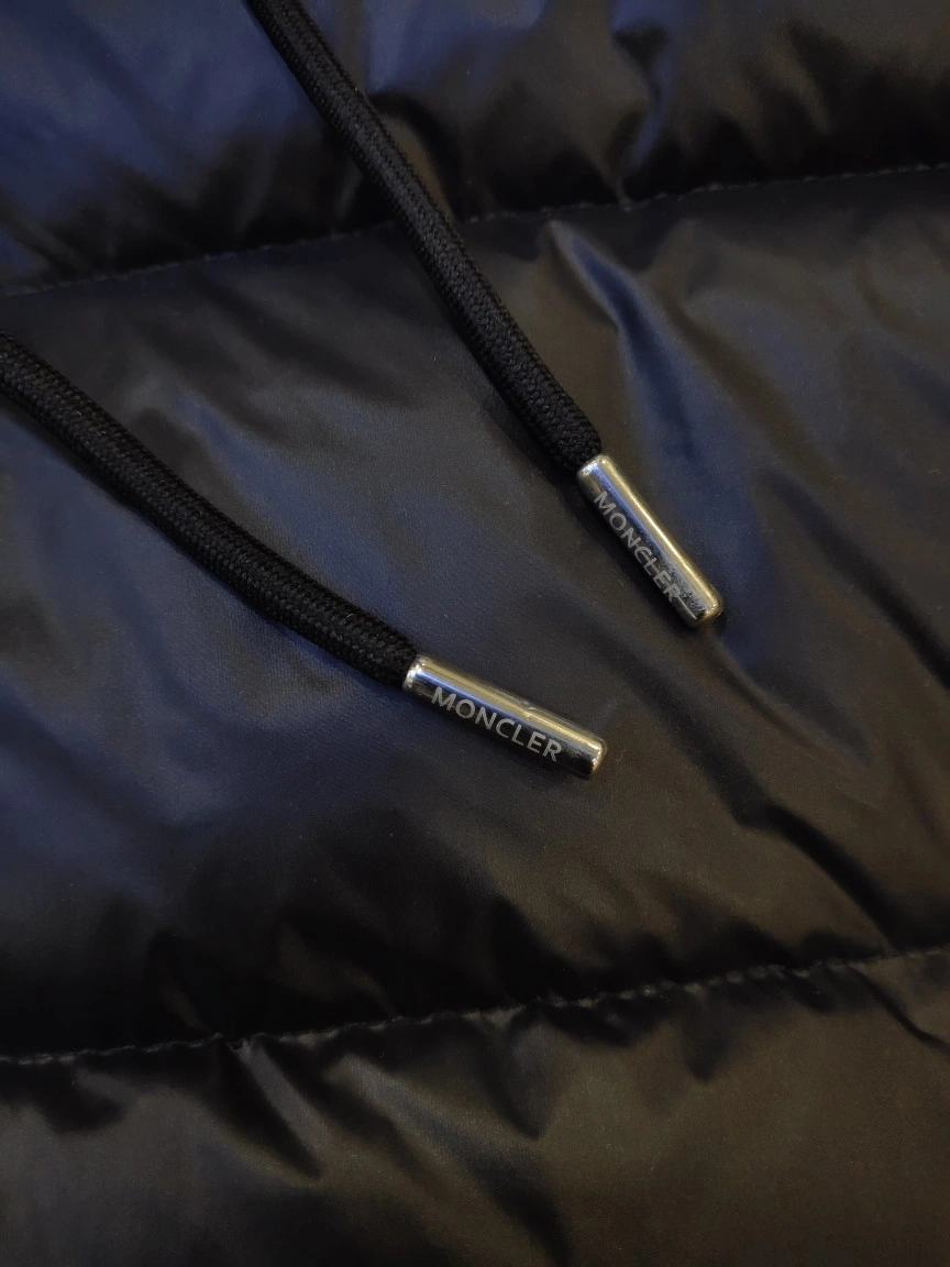 MoistureWicking Moncler Down Jackets 145572
