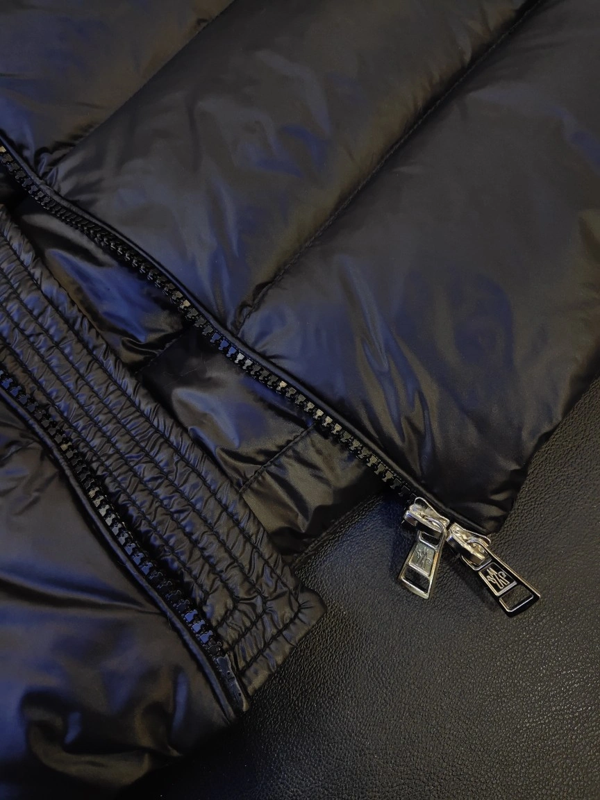 MoistureWicking Moncler Down Jackets 145572