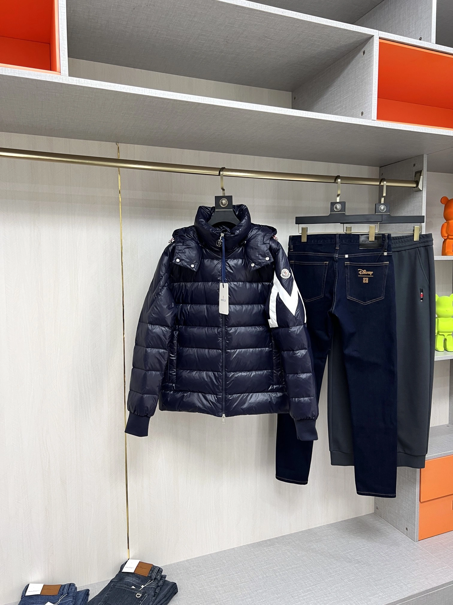 Snug Moncler Down Jackets 145563