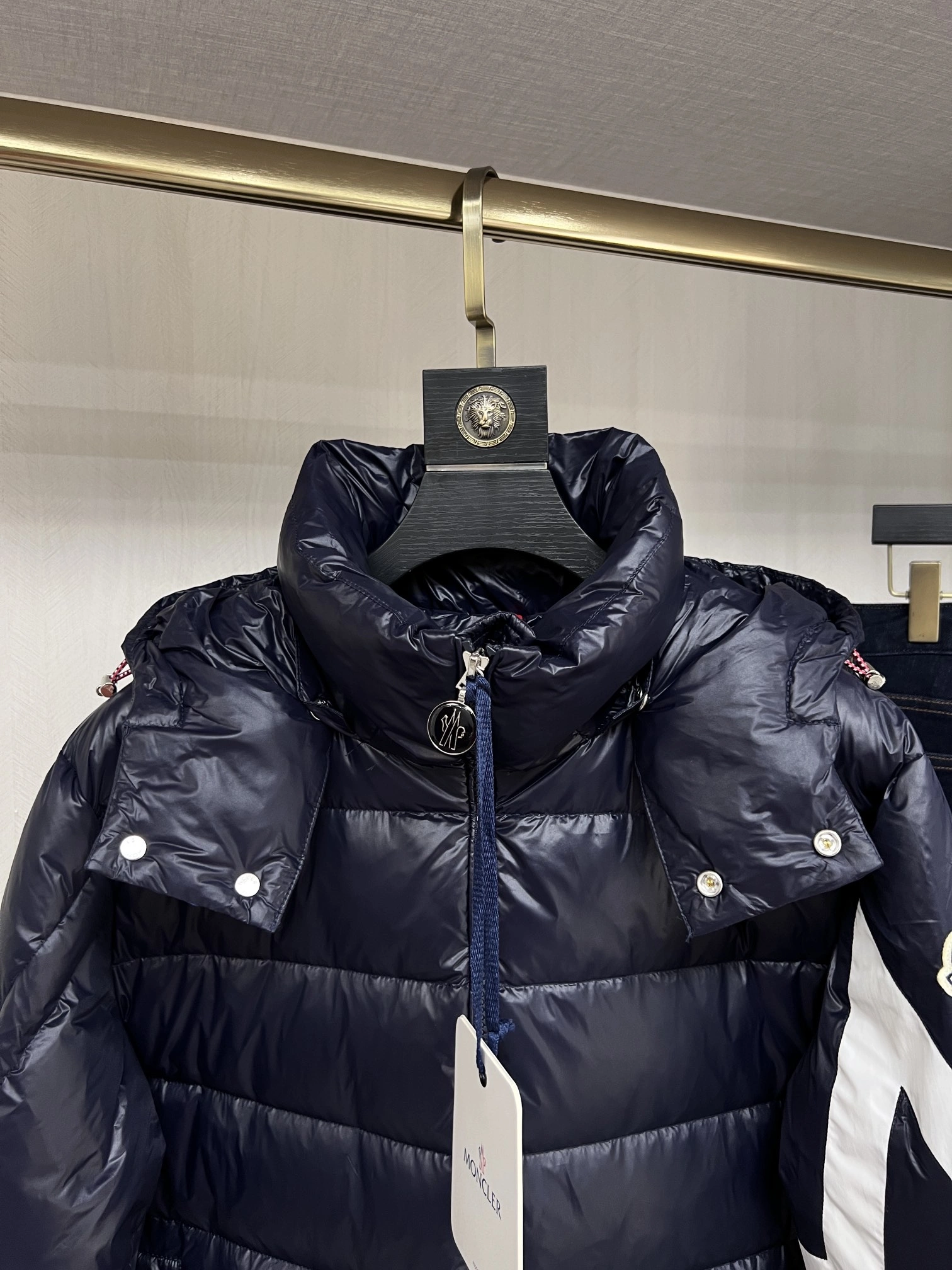 Snug Moncler Down Jackets 145563