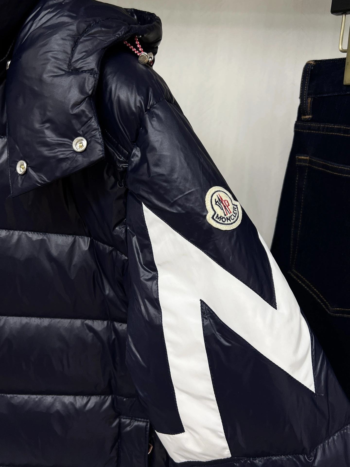 Snug Moncler Down Jackets 145563