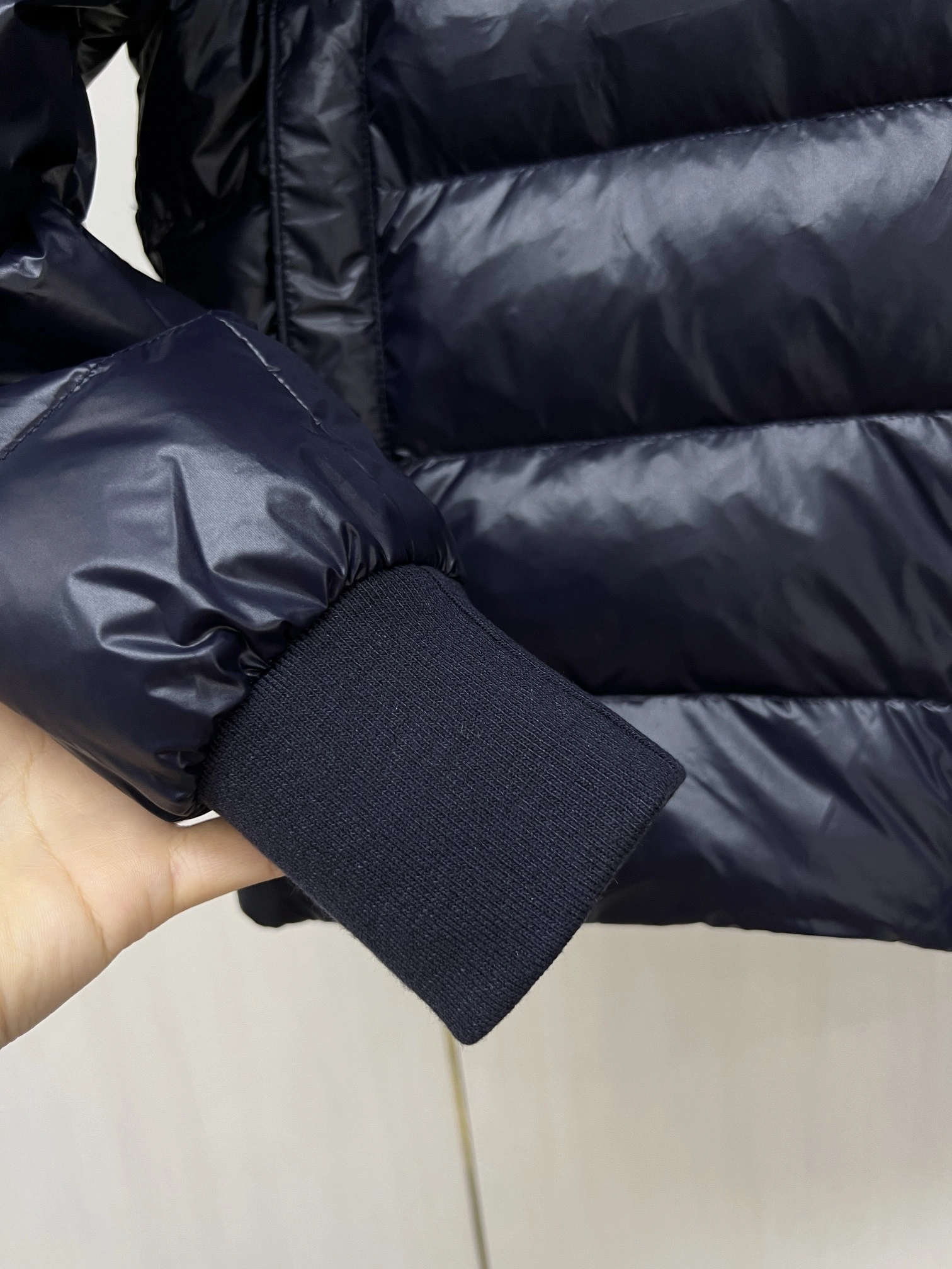 Snug Moncler Down Jackets 145563