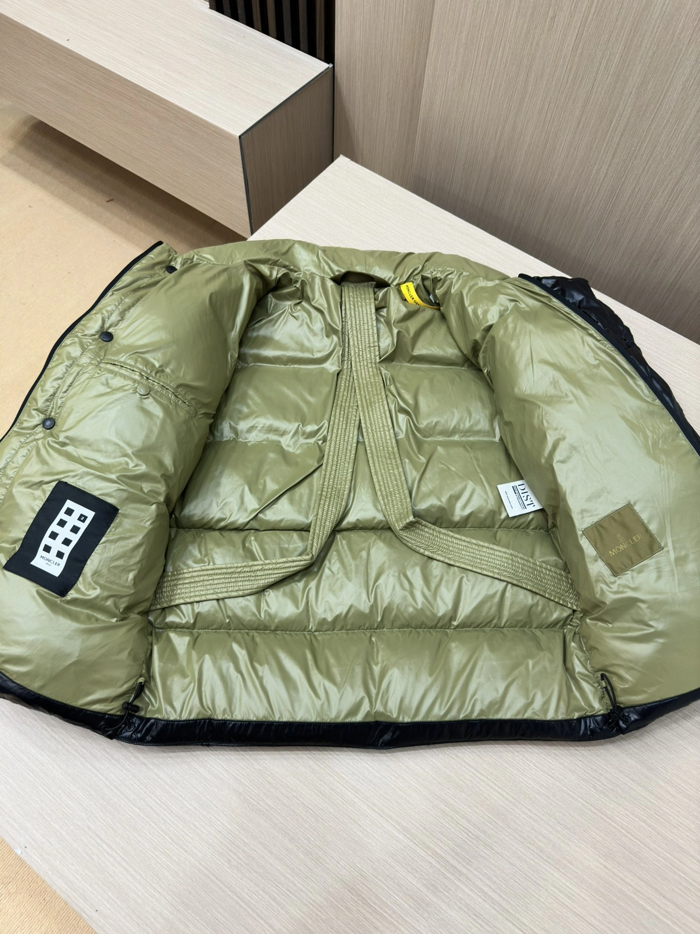Moncler Down Jackets Lightweight 145561
