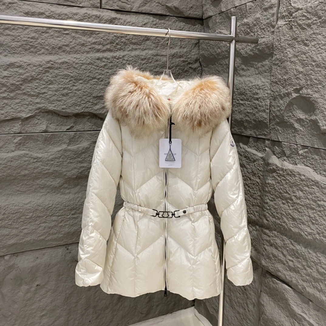Moncler Down Jackets Snug 145555