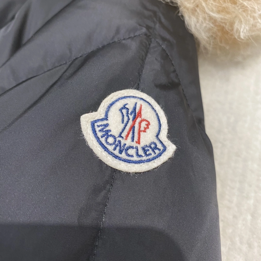 Moncler Down Jackets Comfortable 145538
