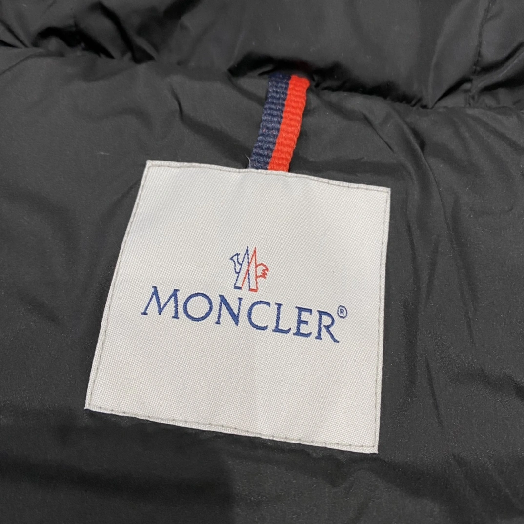 Moncler Down Jackets Comfortable 145538