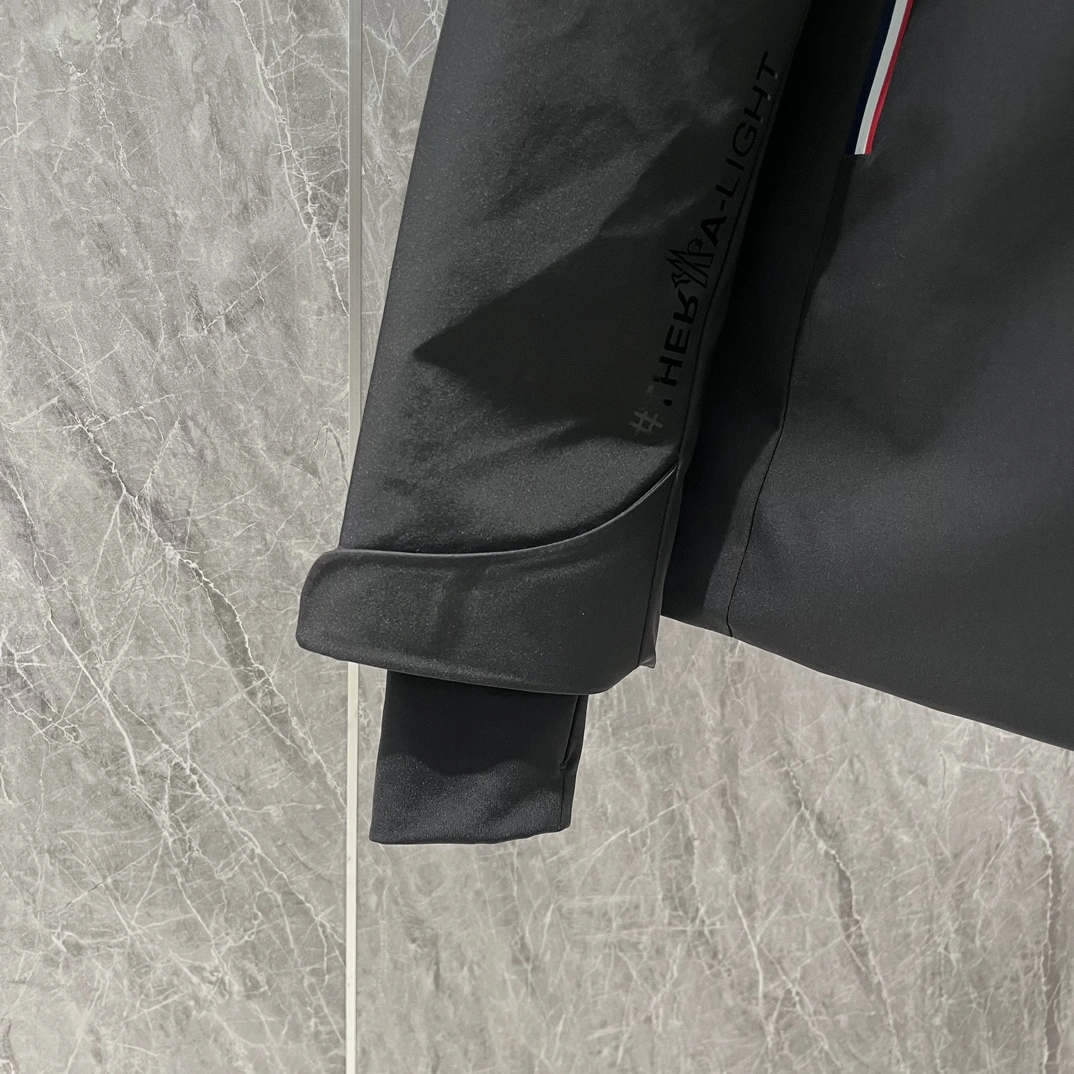 Moncler Down Jackets Functional 145541