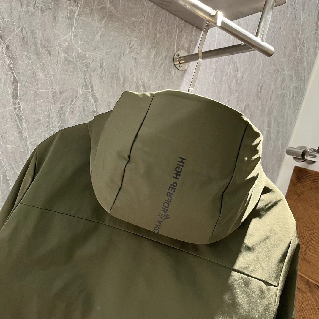Moncler Down Jackets SportInspired 145550