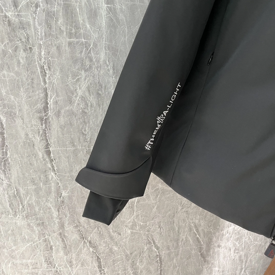 Moncler Down Jackets Trendsetting 145548
