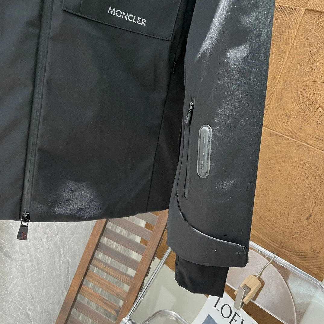Moncler Down Jackets Trendsetting 145548