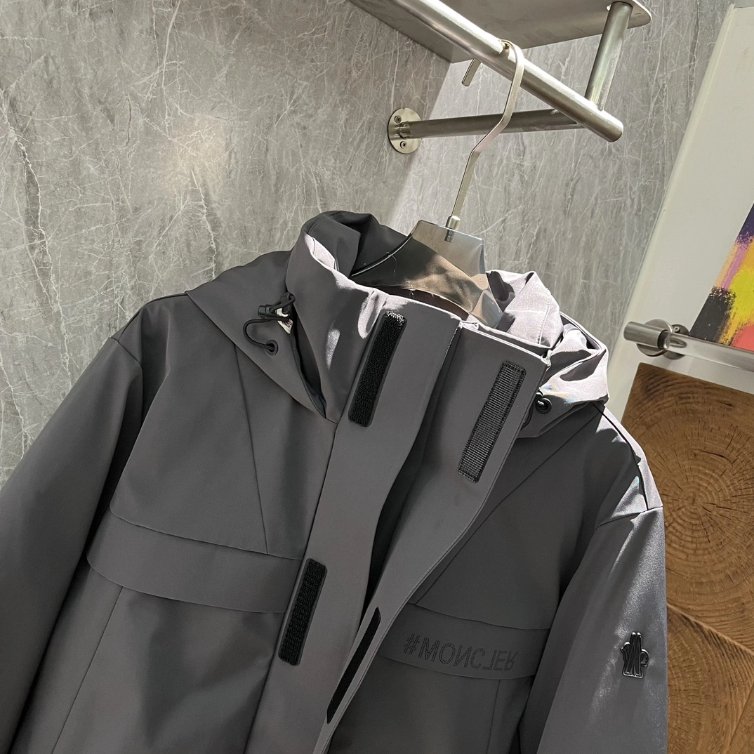 Moncler Down Jackets Soft 145542