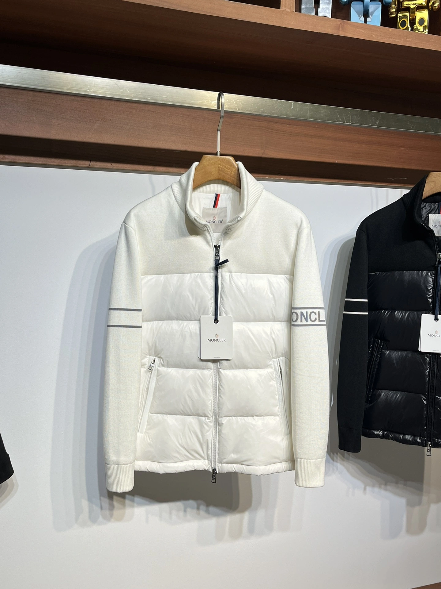 Moncler Down Jackets Youthful 145552