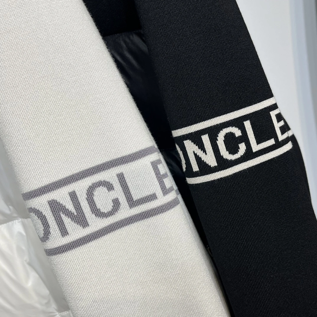 Moncler Down Jackets Youthful 145552