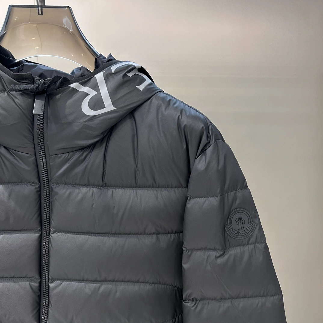 Resilient Moncler Down Jackets 145546