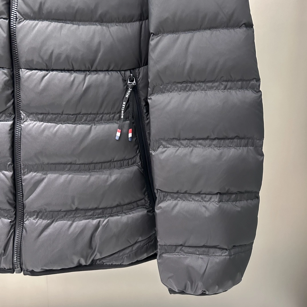 Resilient Moncler Down Jackets 145546