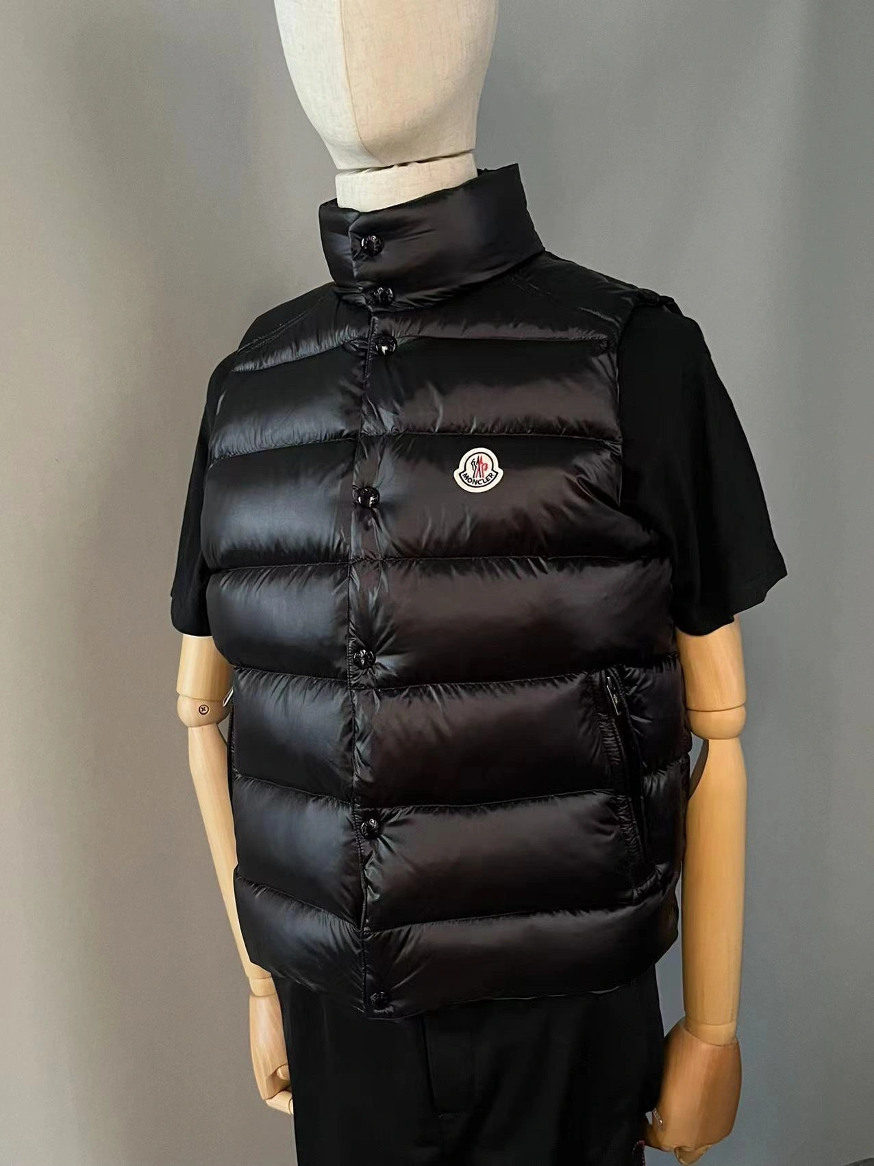TravelReady Moncler Down Jackets 145534
