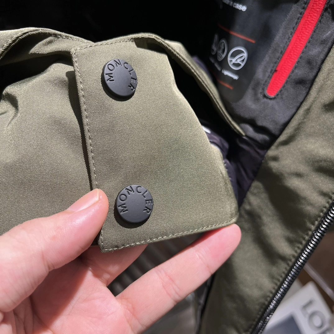 Moncler Down Jackets UrbanStyle 145553