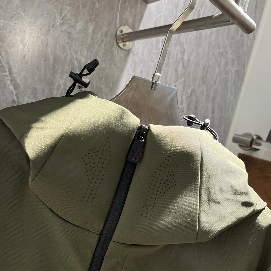 Moncler Down Jackets UrbanStyle 145553
