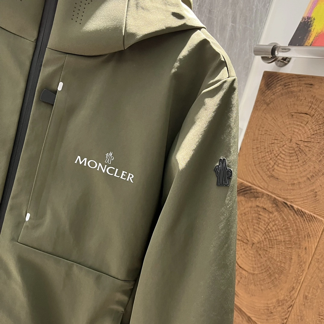 Moncler Down Jackets UrbanStyle 145553
