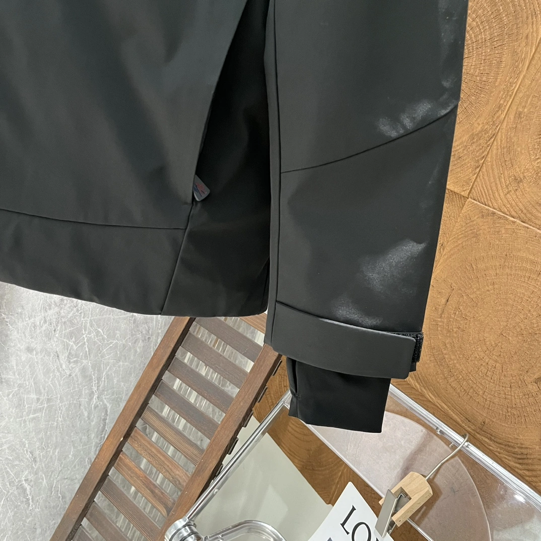 Moncler Down Jackets UrbanChic 145537