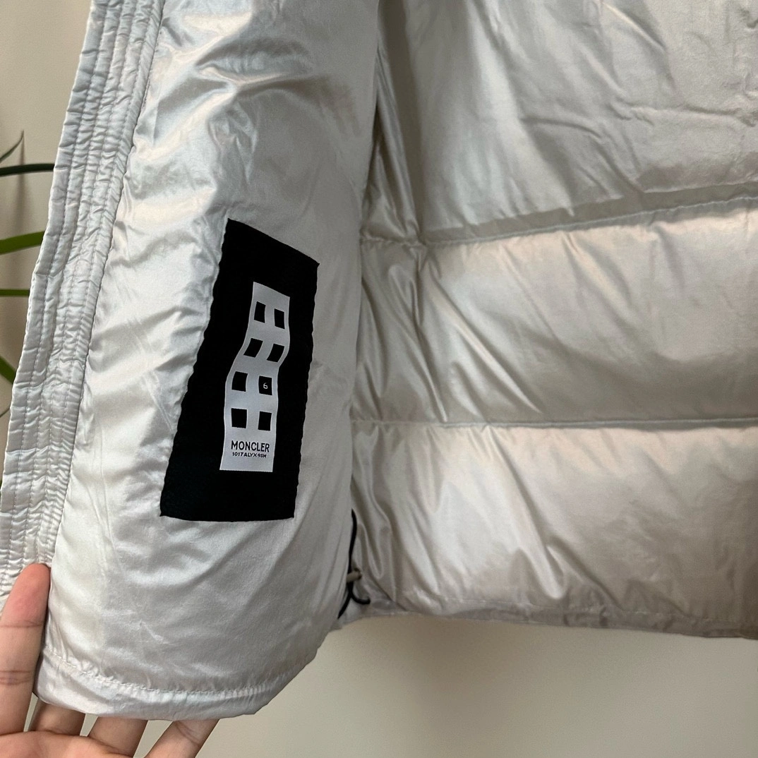 Premium Moncler Down Jackets 145545
