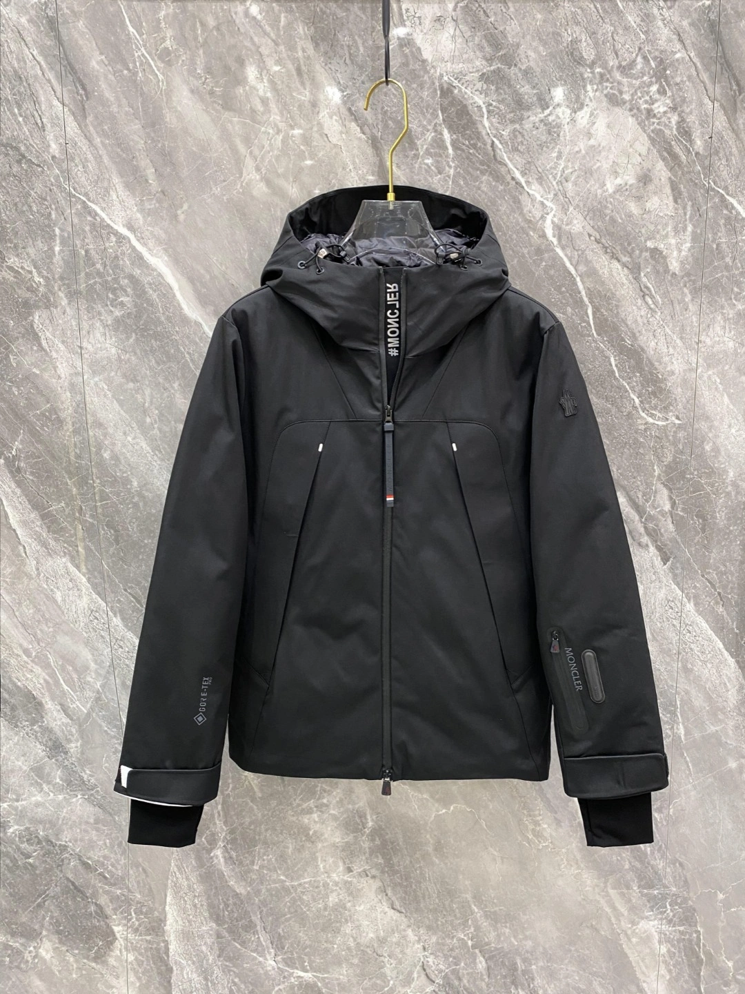 Moncler Down Jackets Attractive 145520